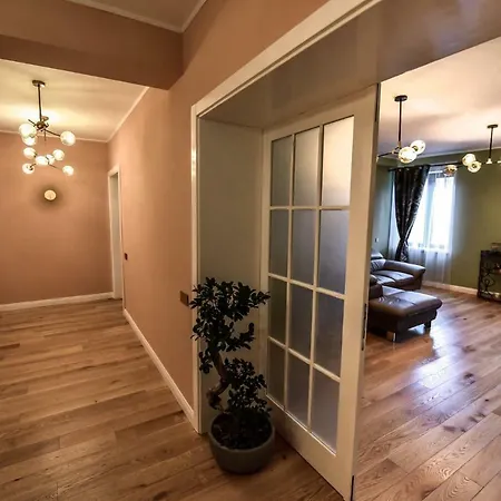 Апартаменты Stayplay Center Theater *