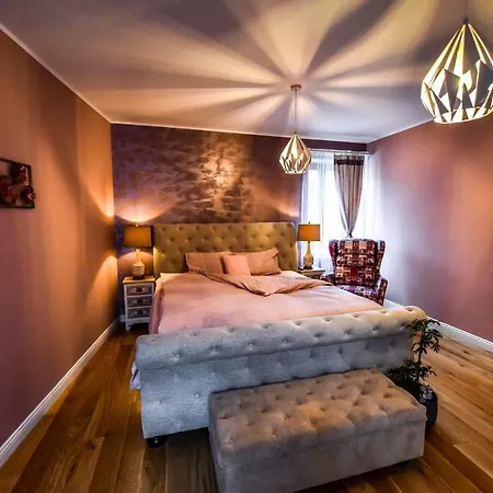 Апартаменты Stayplay Center Theater *