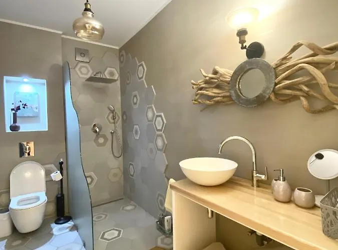 Stayplay Center Theater Apartment